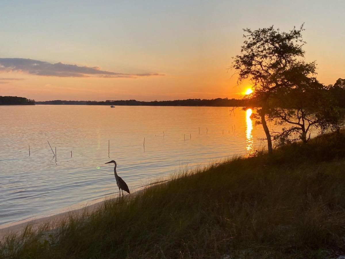 Beachy Bungalow For Family Fun! Walk To Beach! Pensacola Extérieur photo