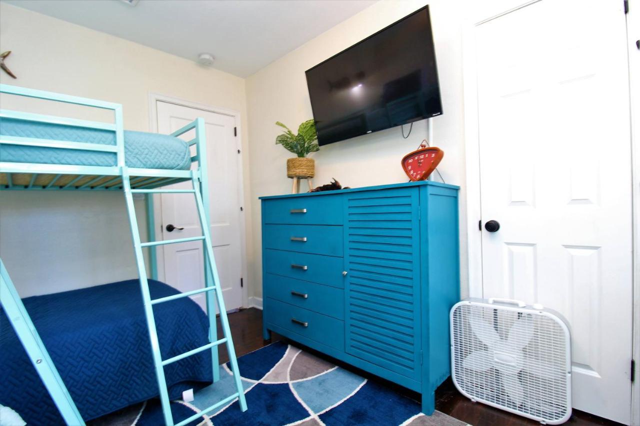 Beachy Bungalow For Family Fun! Walk To Beach! Pensacola Extérieur photo